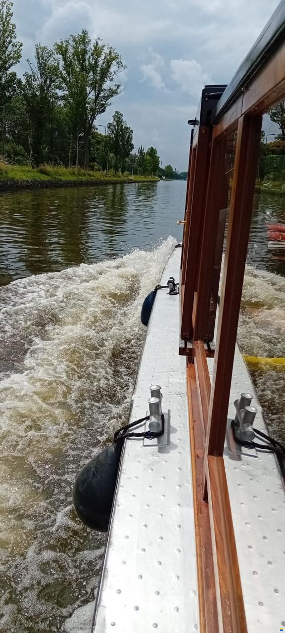 Watertaxi-Salonboot