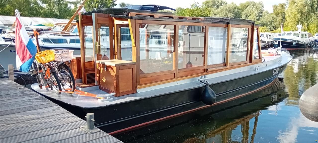 Watertaxi-Salonboot