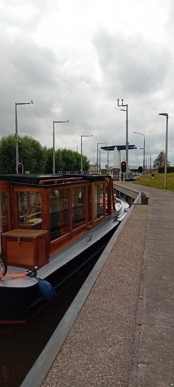 Watertaxi-Salonboot