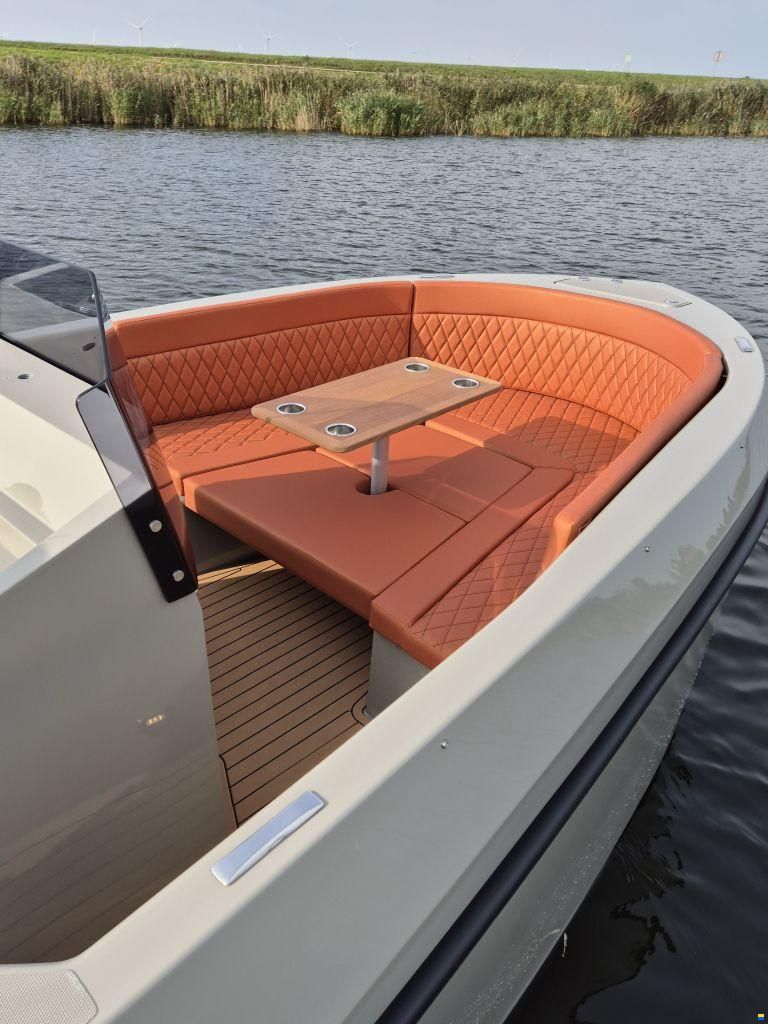 Giant 660 Tender