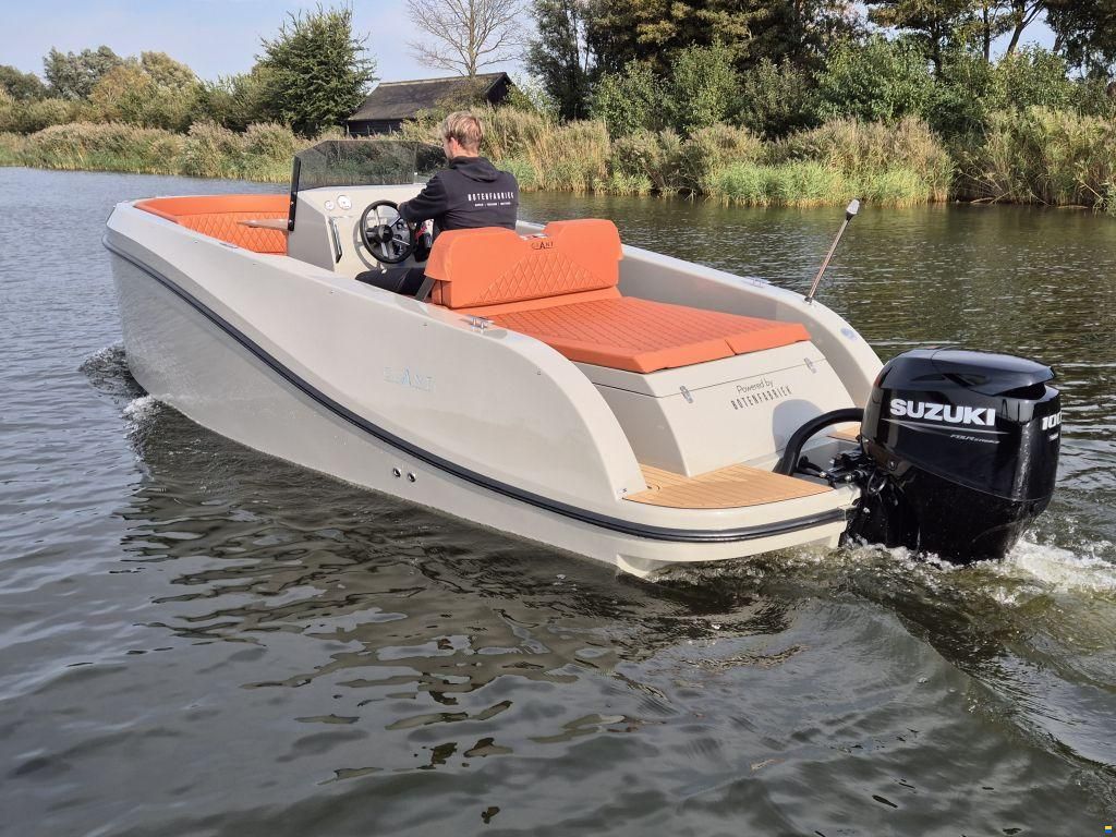 Giant 660 Tender