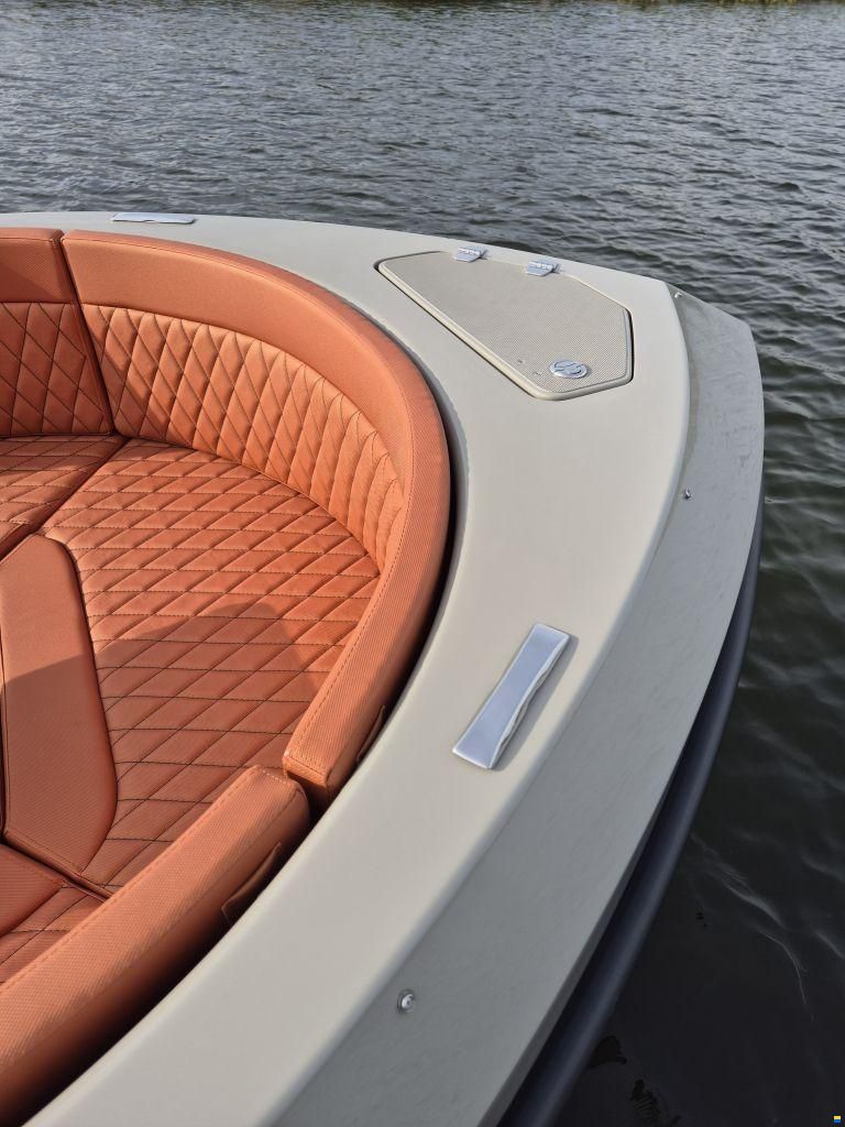 Giant 660 Tender