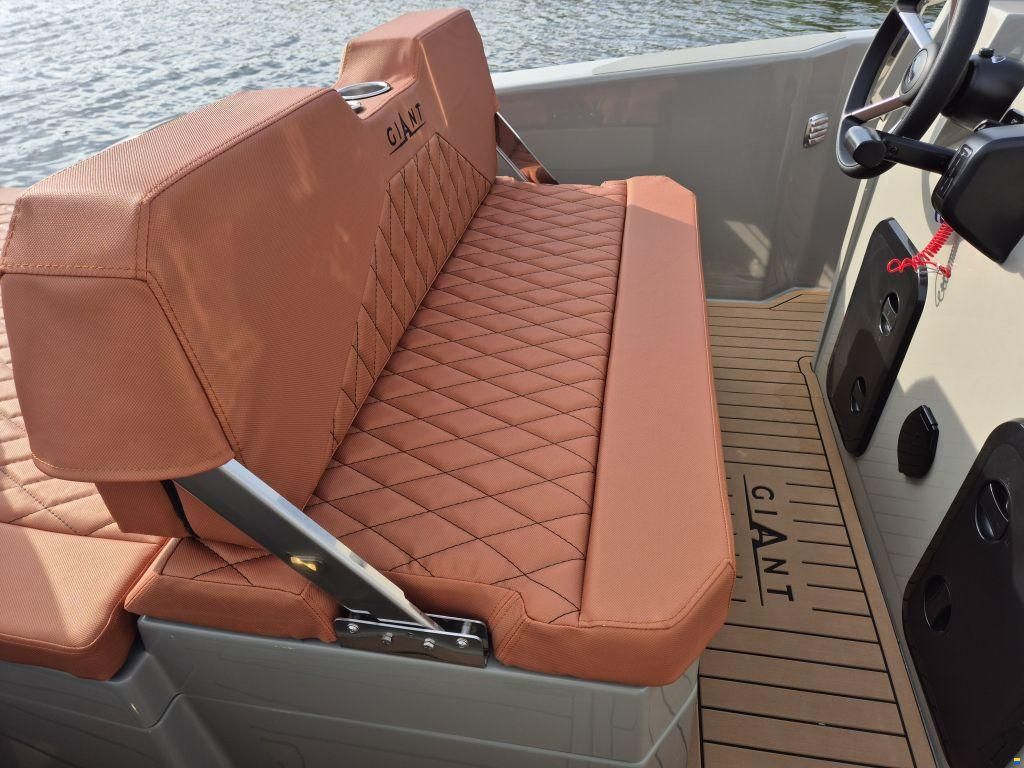 Giant 660 Tender