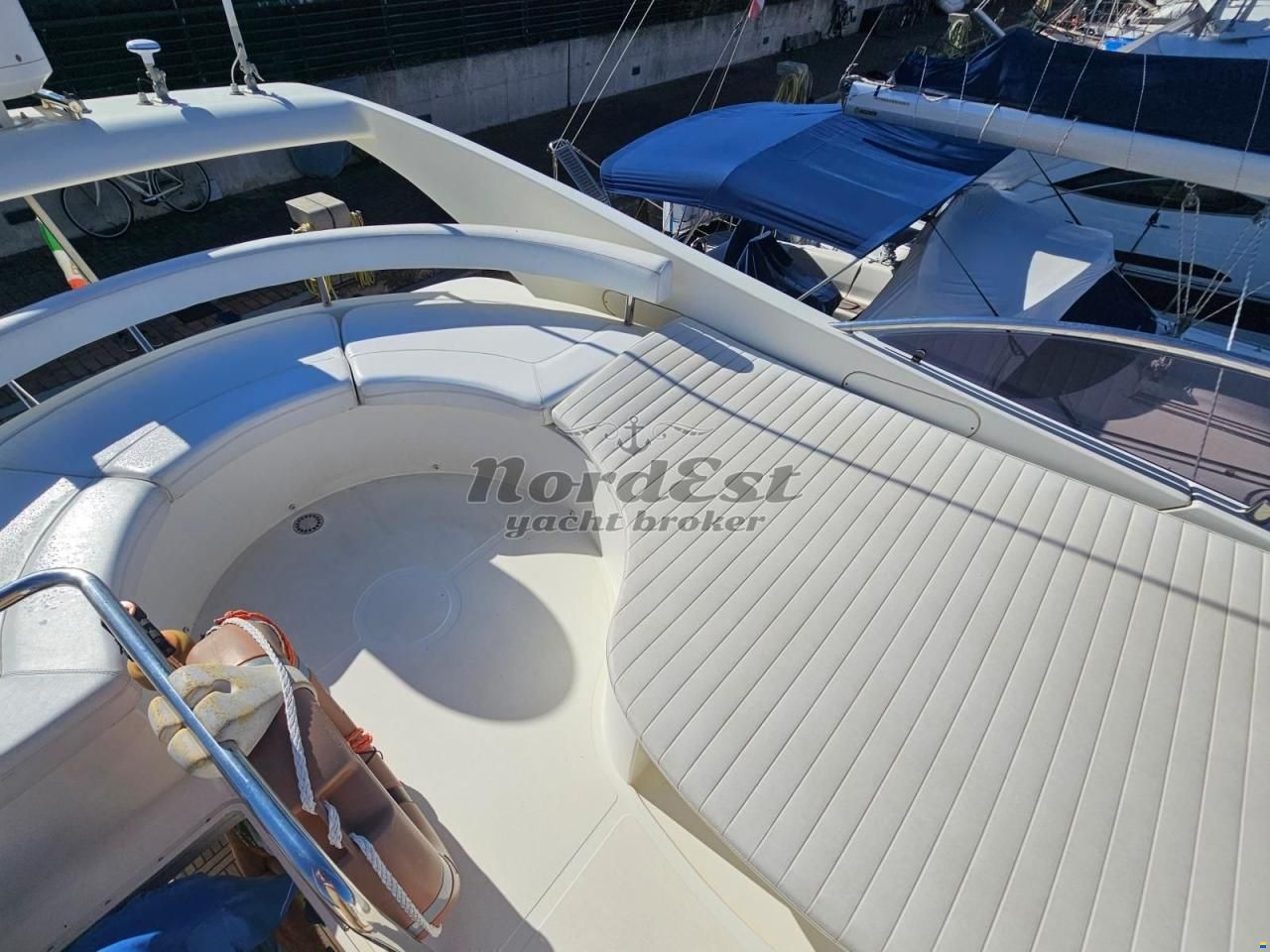 Ferretti 430