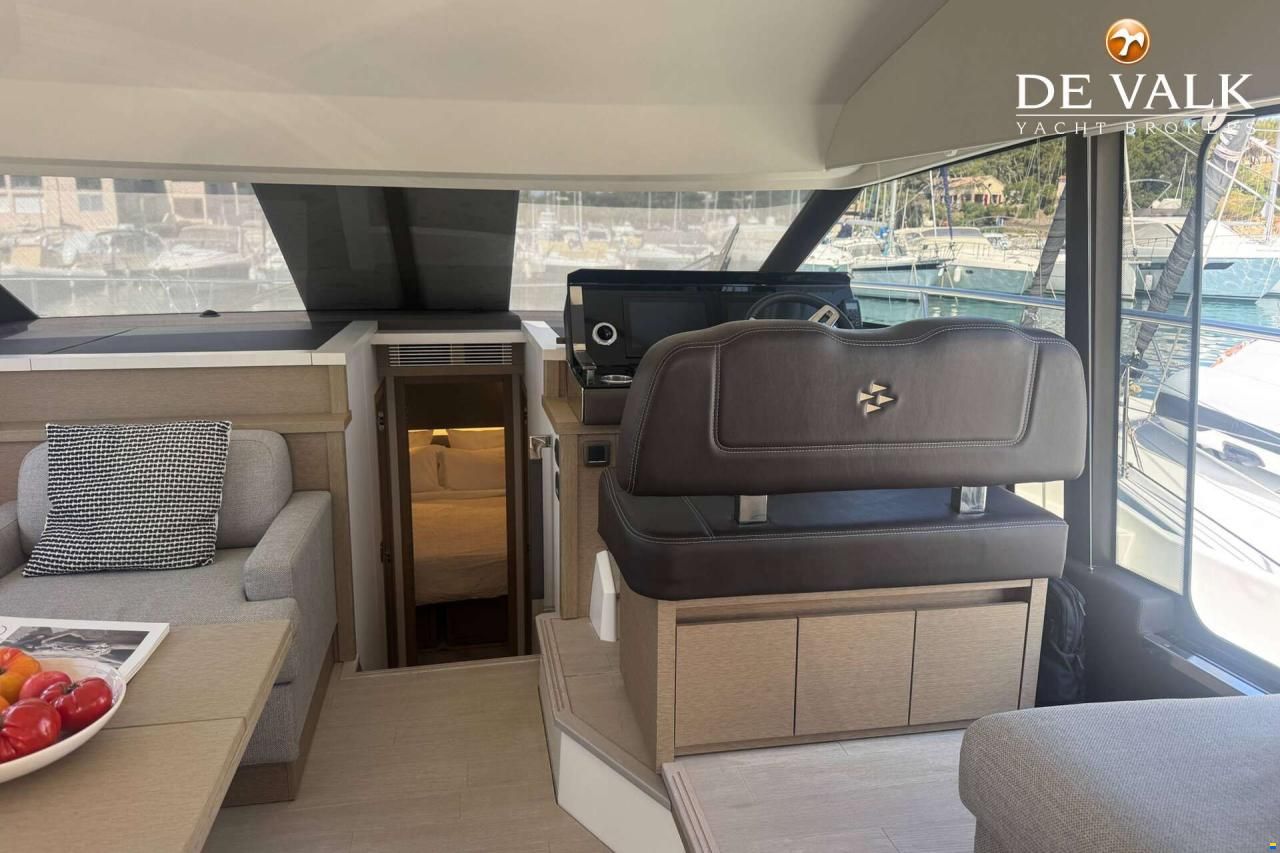 Jeanneau Prestige 50.