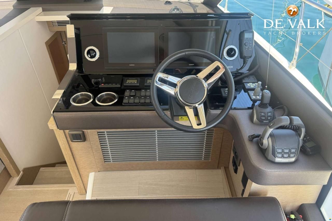 Jeanneau Prestige 50.