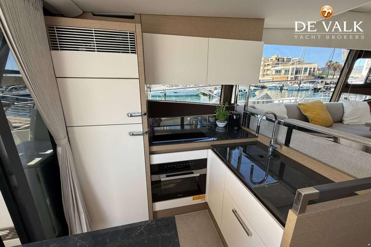 Jeanneau Prestige 50.