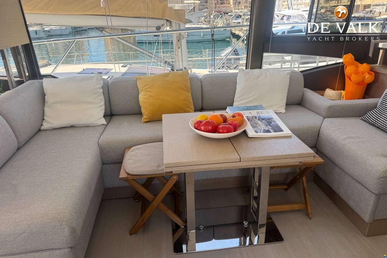 Jeanneau Prestige 50.
