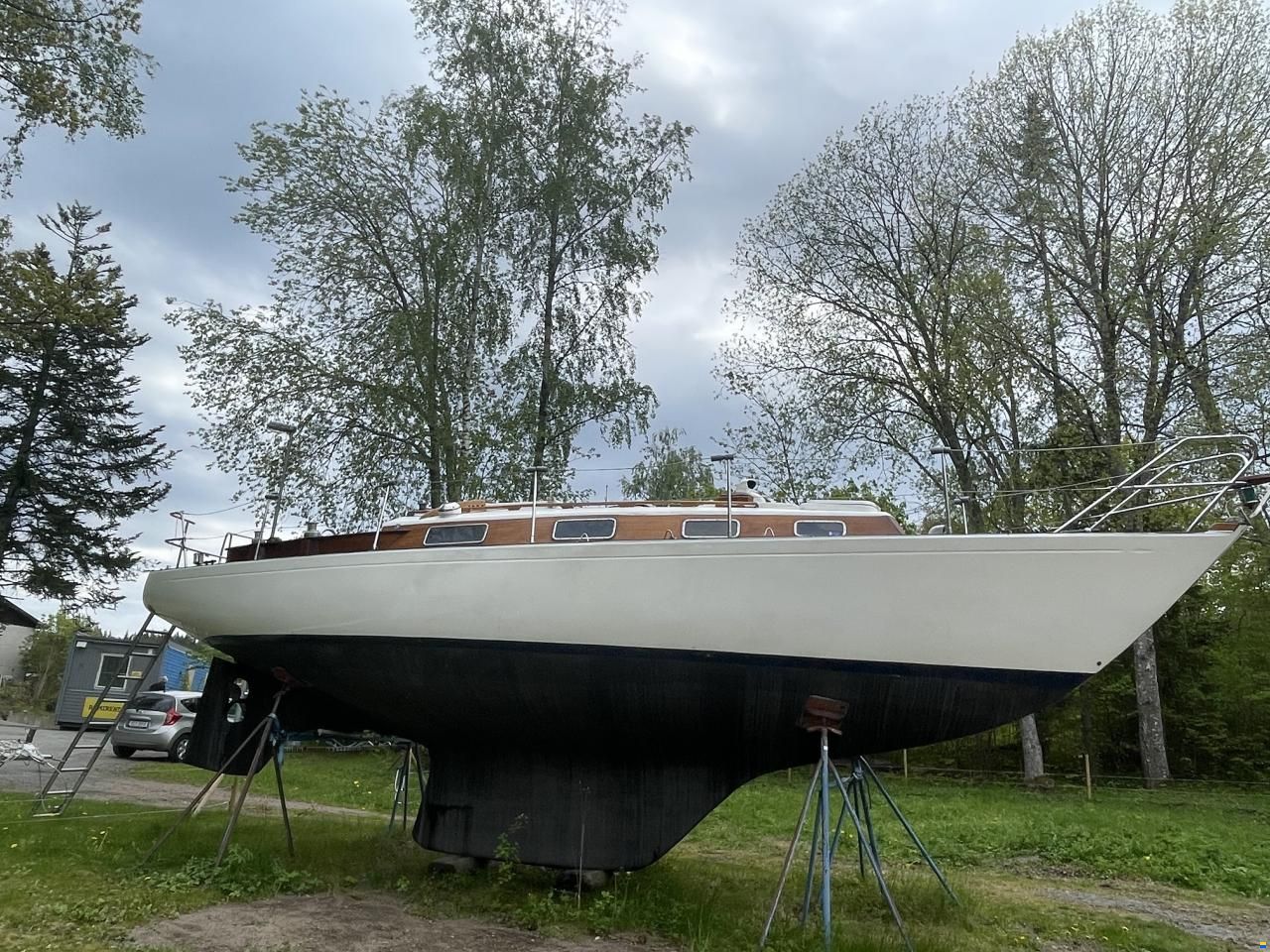 Hallberg-Rassy Mistral 33