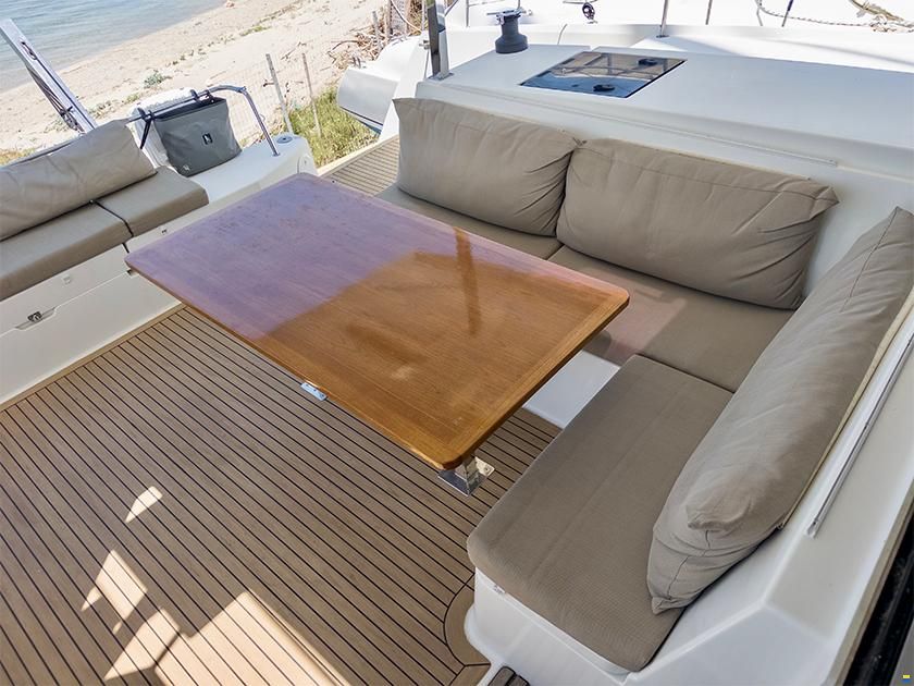 Fountaine Pajot Lucia 40