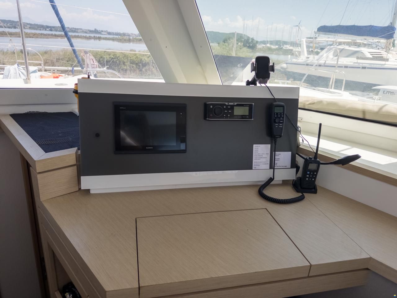 Fountaine Pajot Lucia 40