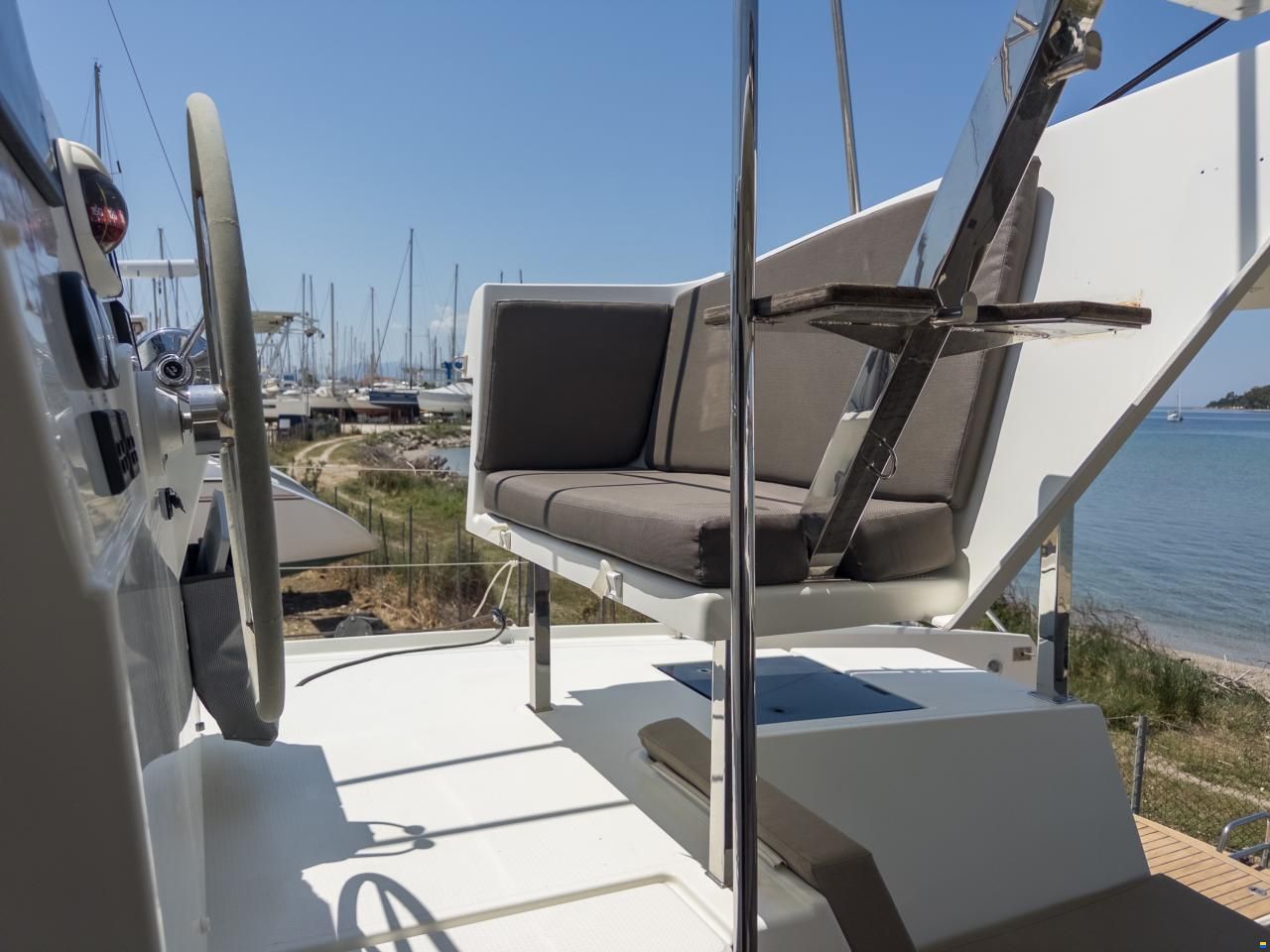 Fountaine Pajot Lucia 40