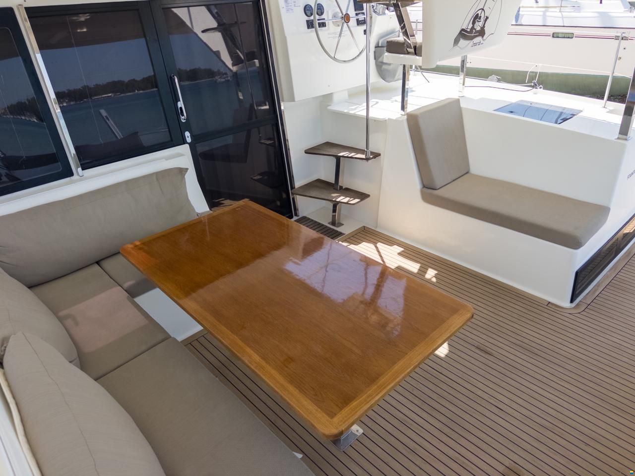Fountaine Pajot Lucia 40
