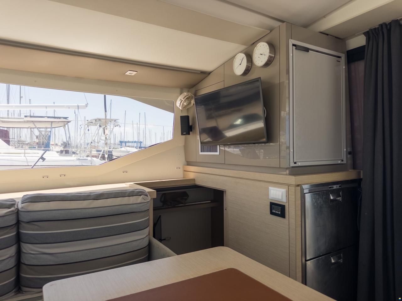Fountaine Pajot Lucia 40