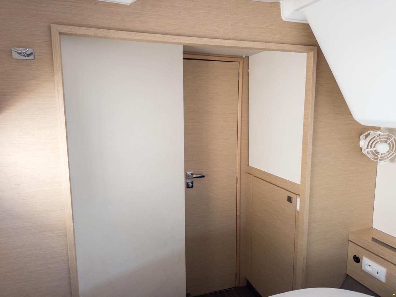 Fountaine Pajot Lucia 40