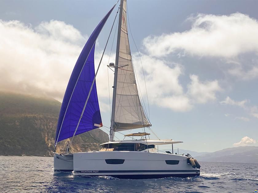 Fountaine Pajot Lucia 40