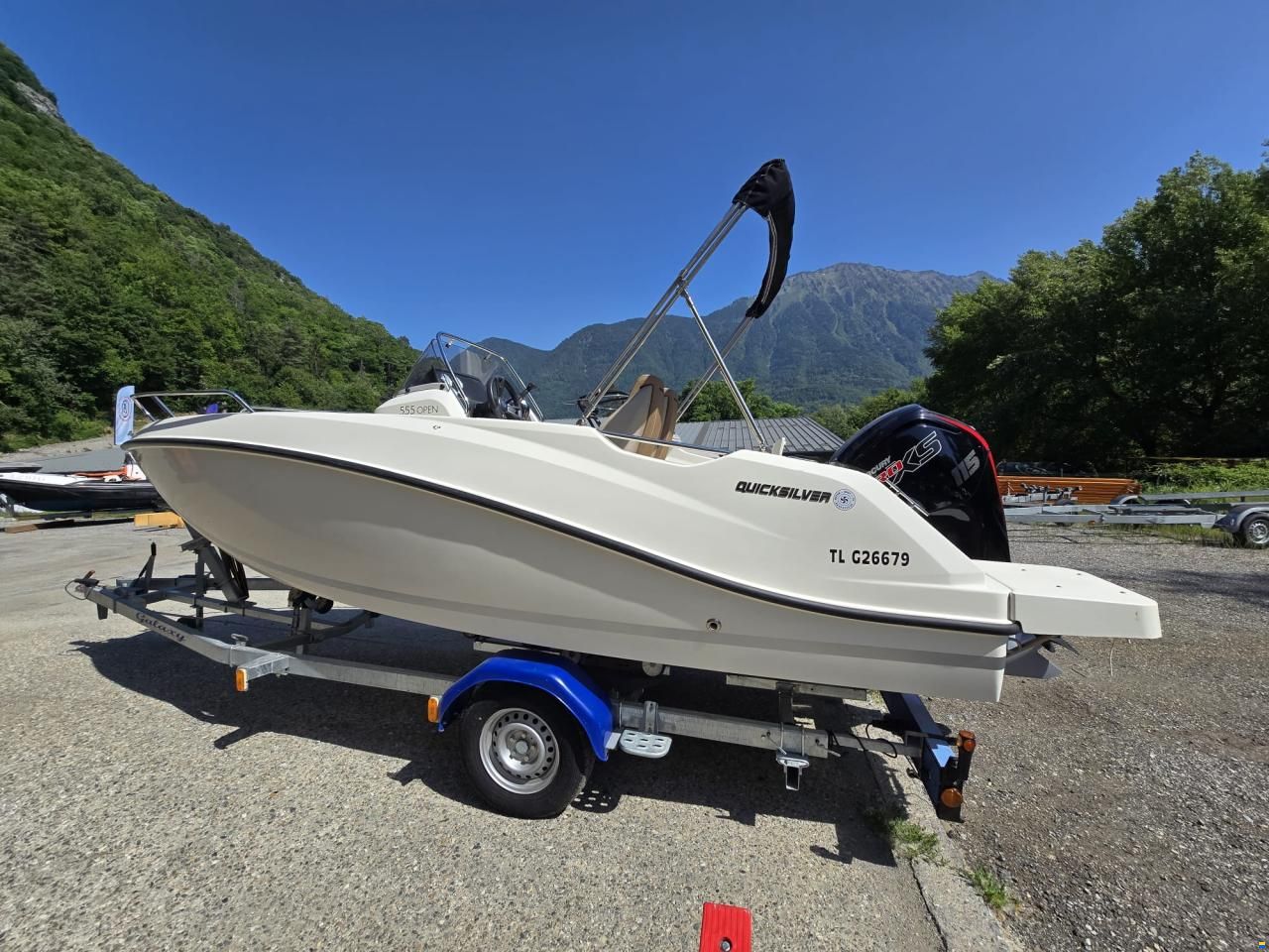 Quicksilver 555 Activ OPEN