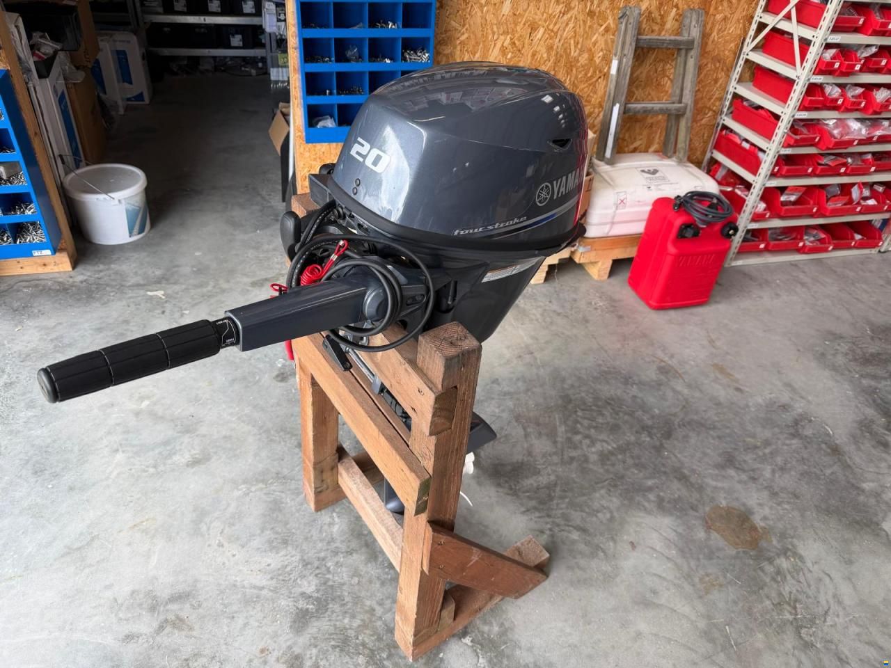 Yamaha F20