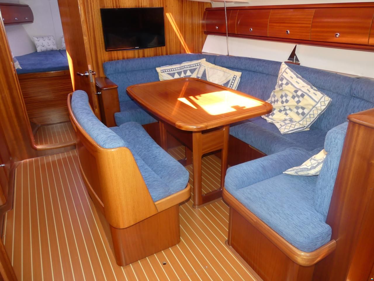 Bavaria 38-3