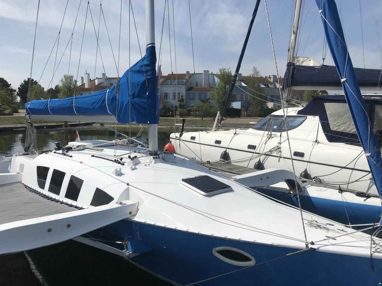 B32