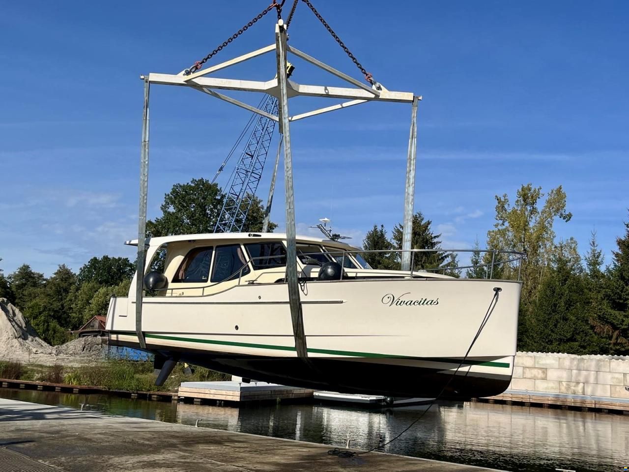 Greenline 33