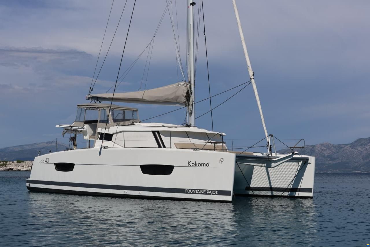 Fountaine Pajot Lucia 40