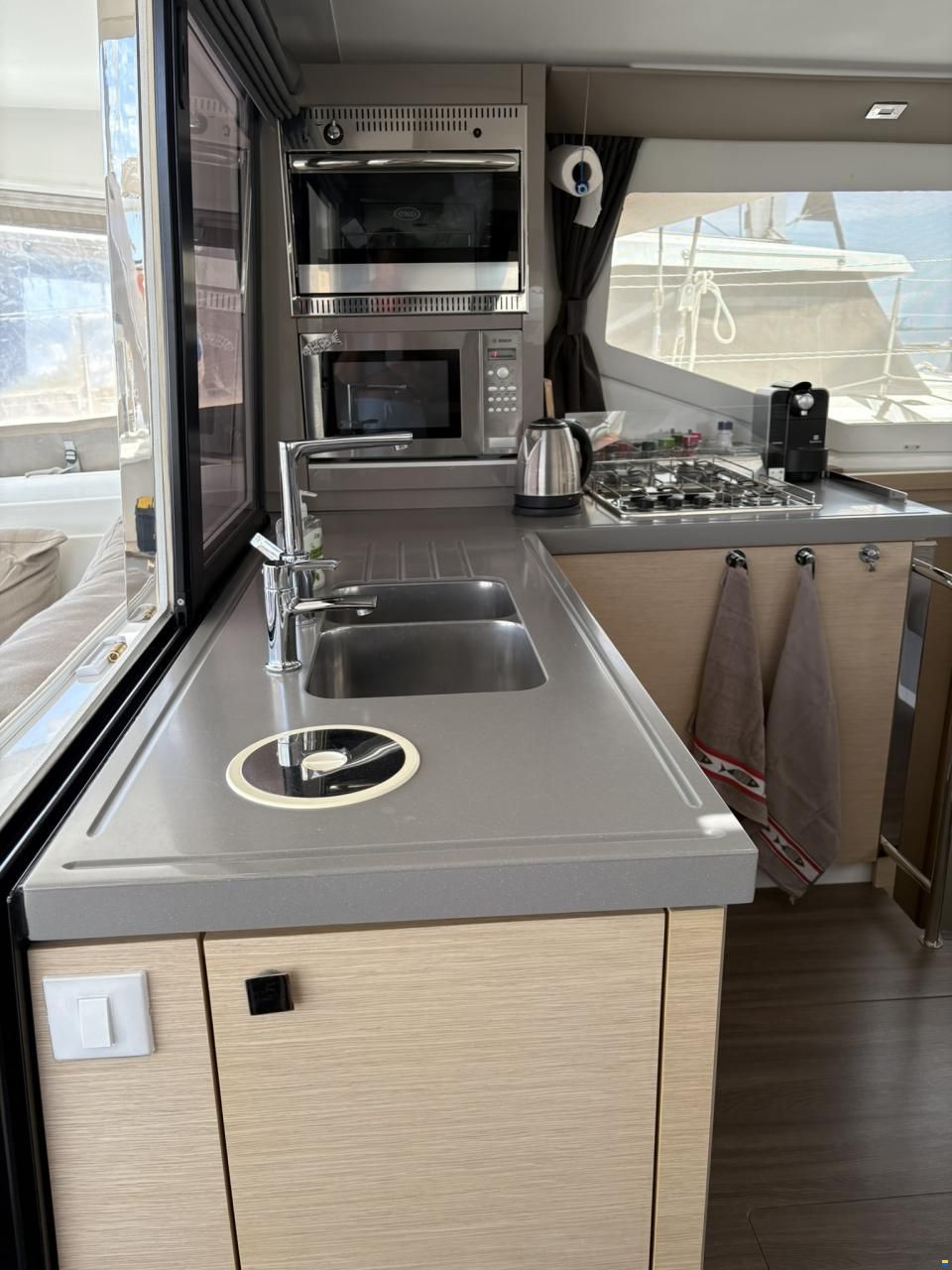 Fountaine Pajot Lucia 40