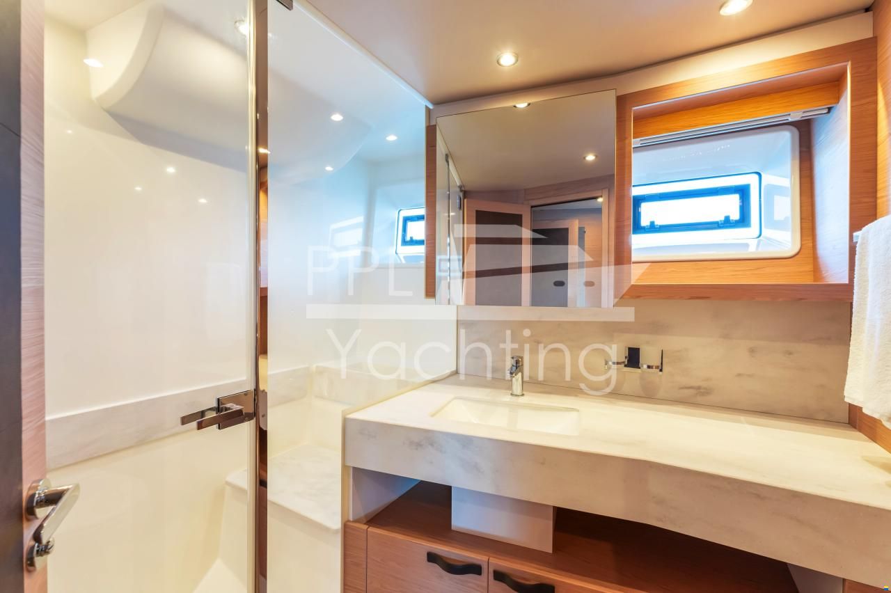 Beneteau Grand Trawler 62