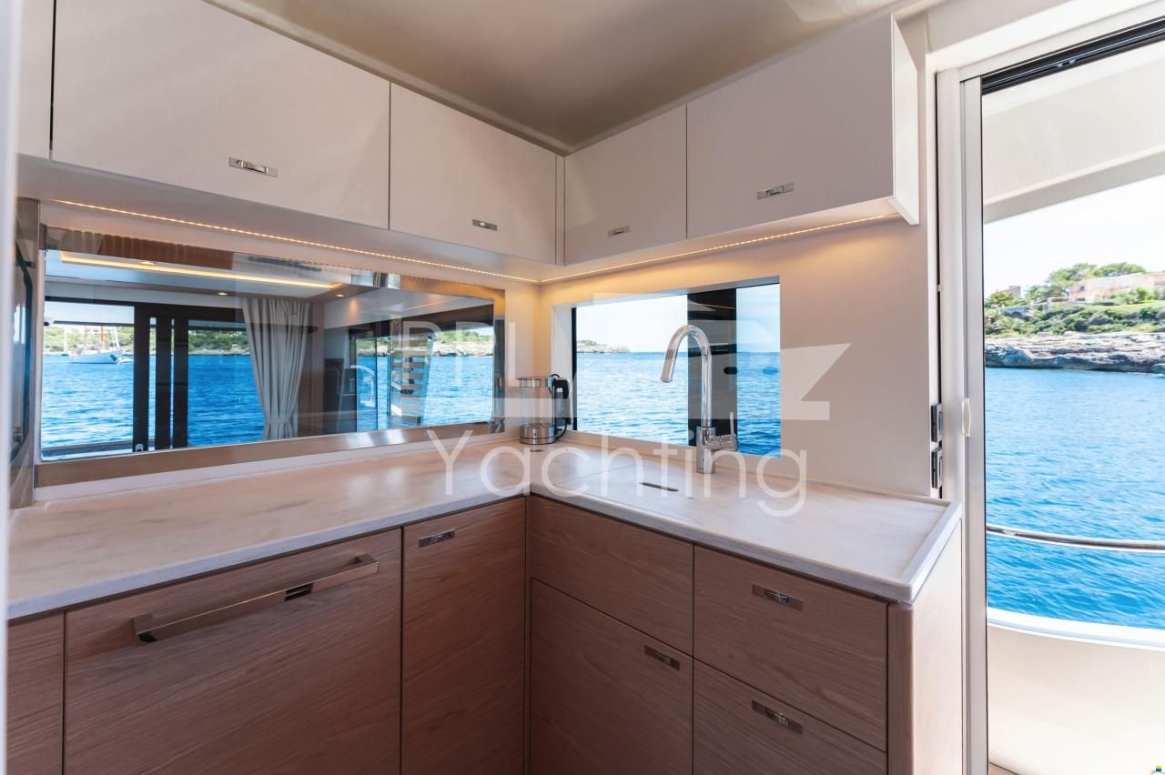 Beneteau Grand Trawler 62