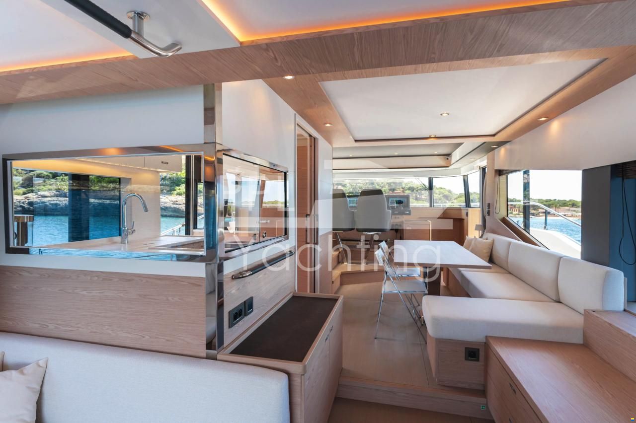 Beneteau Grand Trawler 62