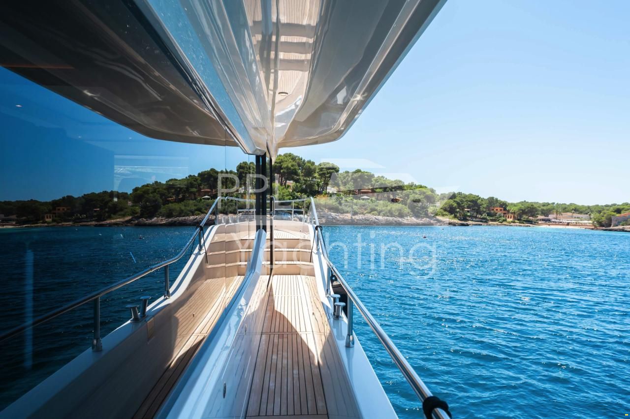 Beneteau Grand Trawler 62