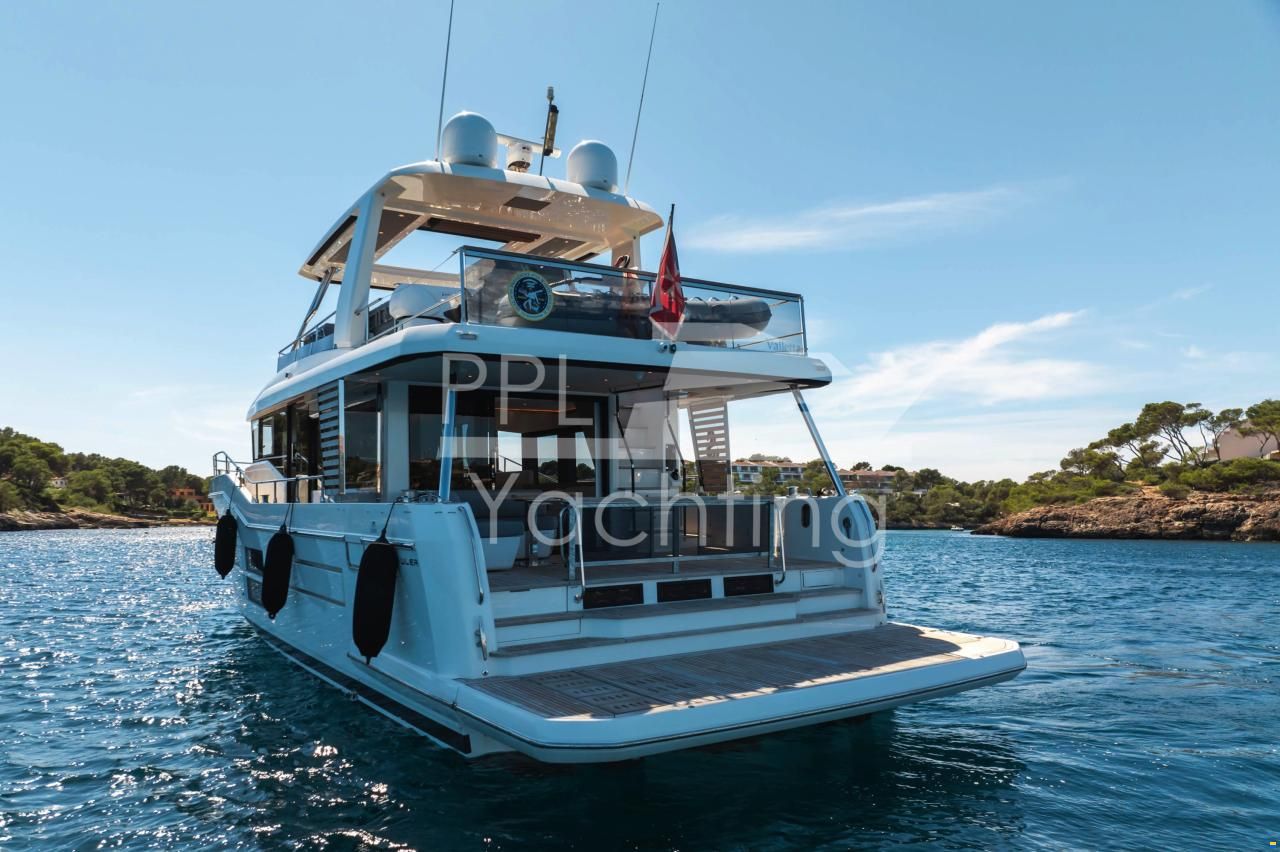 Beneteau Grand Trawler 62