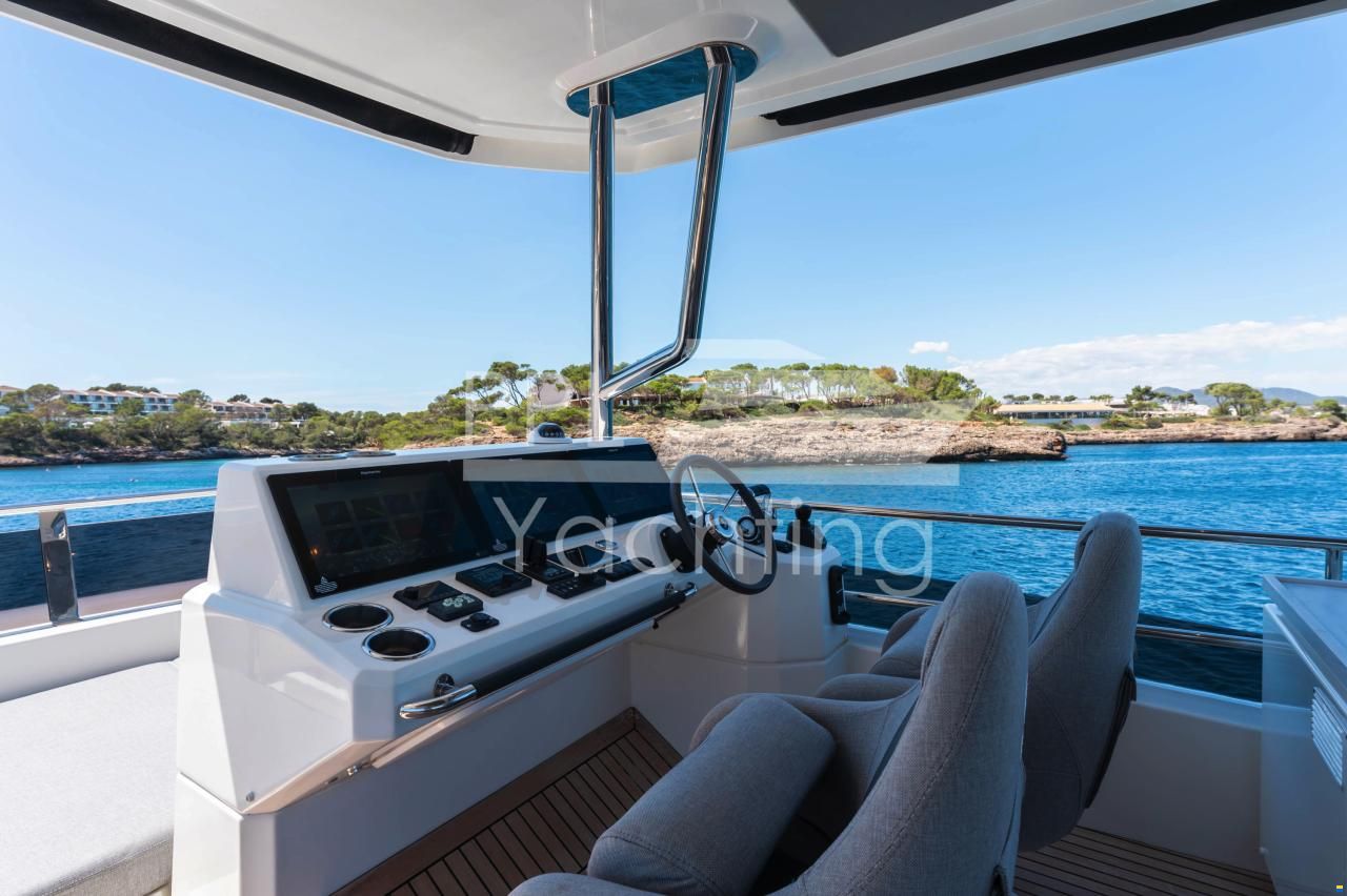 Beneteau Grand Trawler 62