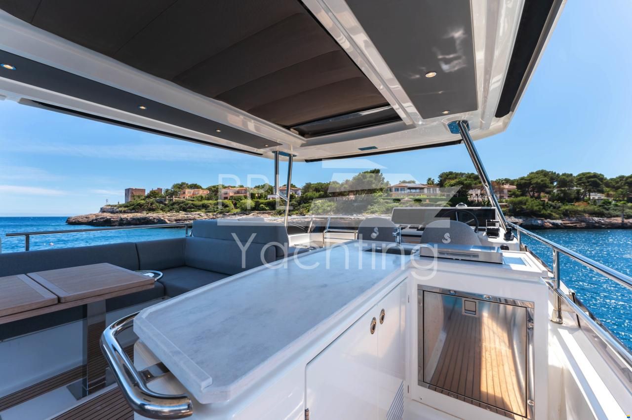Beneteau Grand Trawler 62