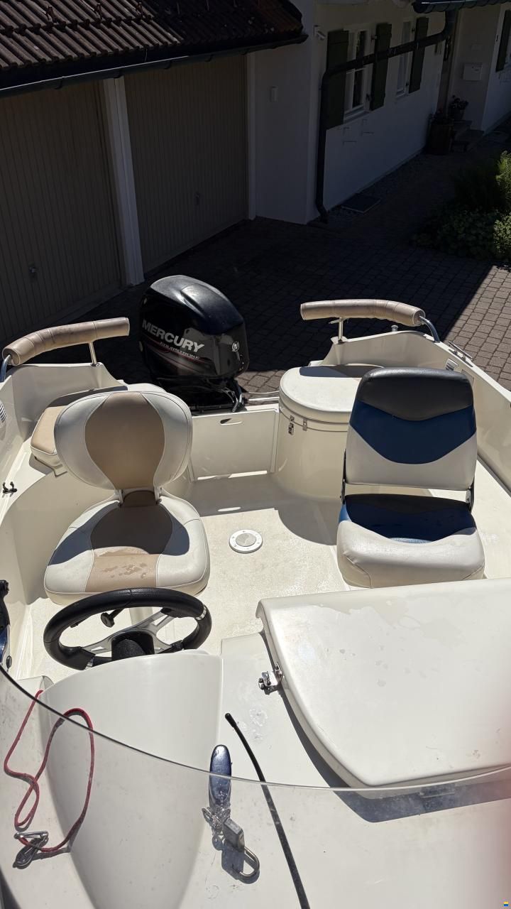 Quicksilver Activ 470 Cabin