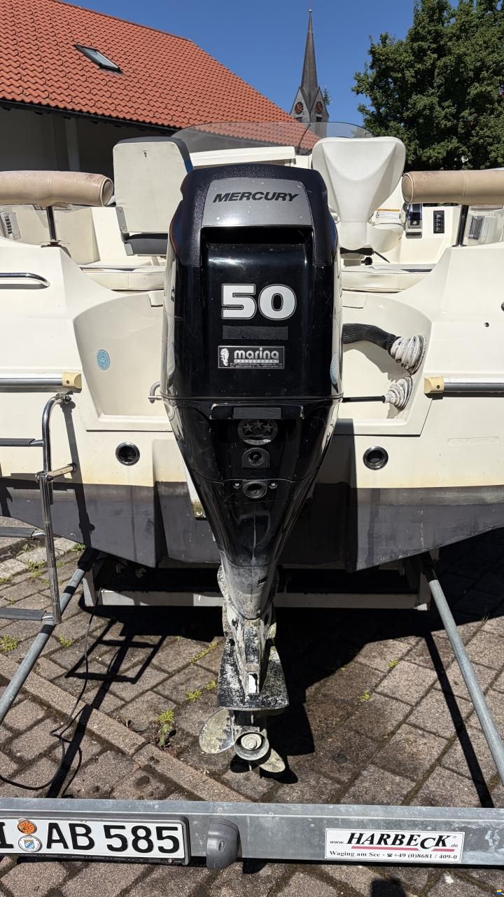 Quicksilver Activ 470 Cabin