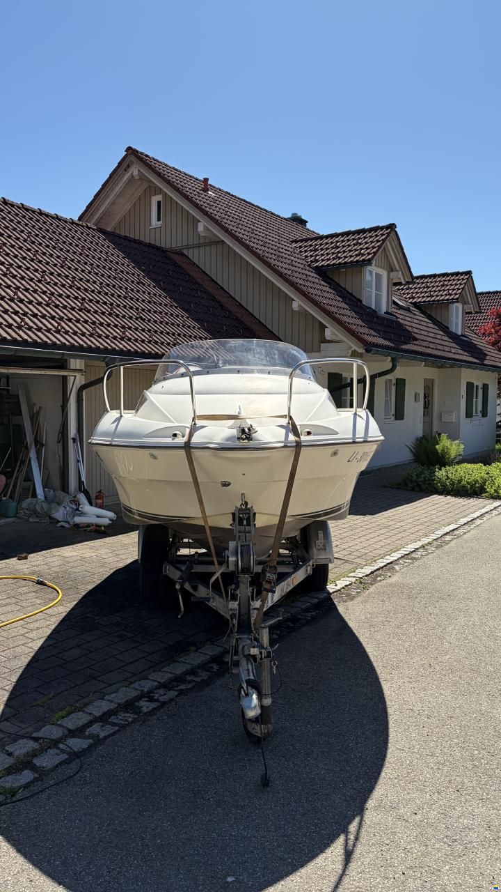Quicksilver Activ 470 Cabin
