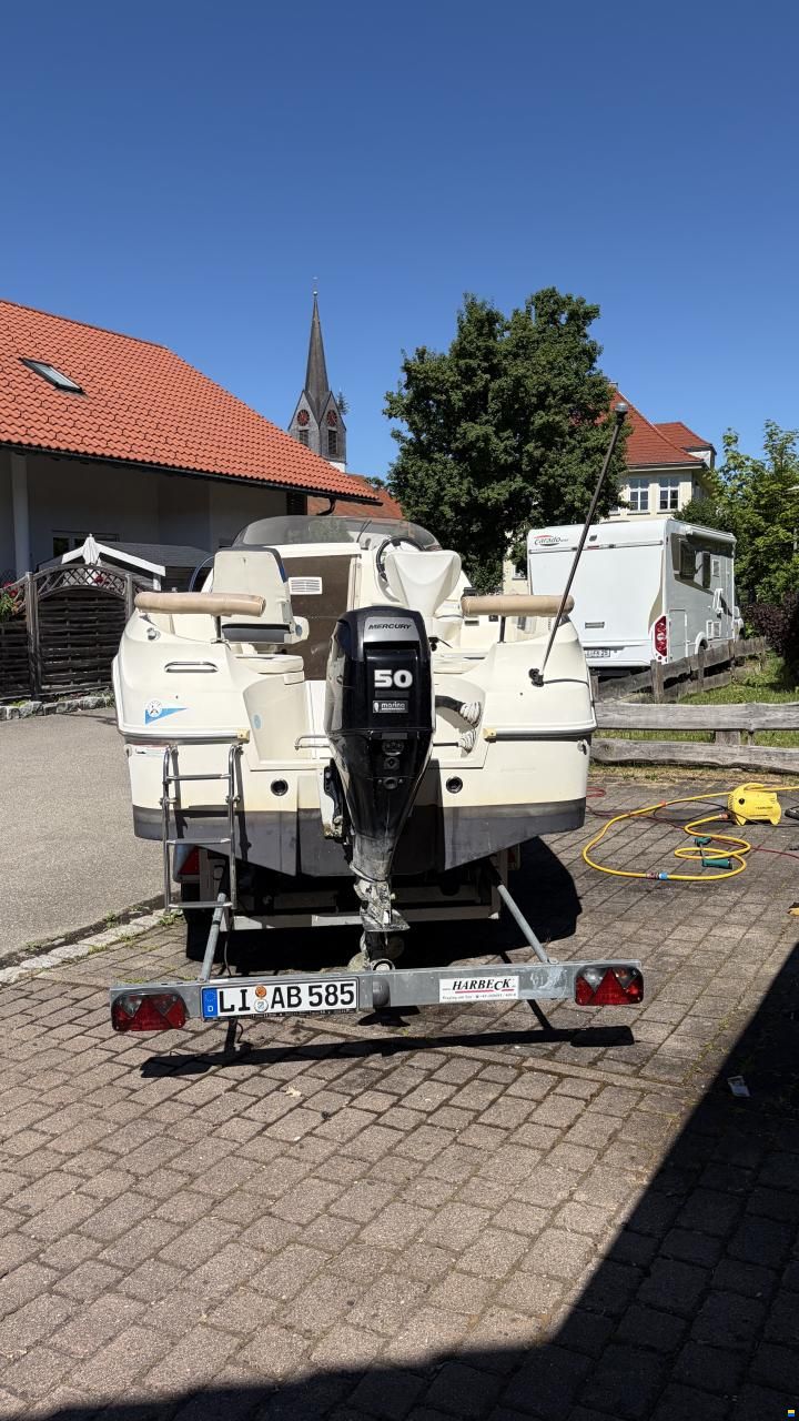 Quicksilver Activ 470 Cabin