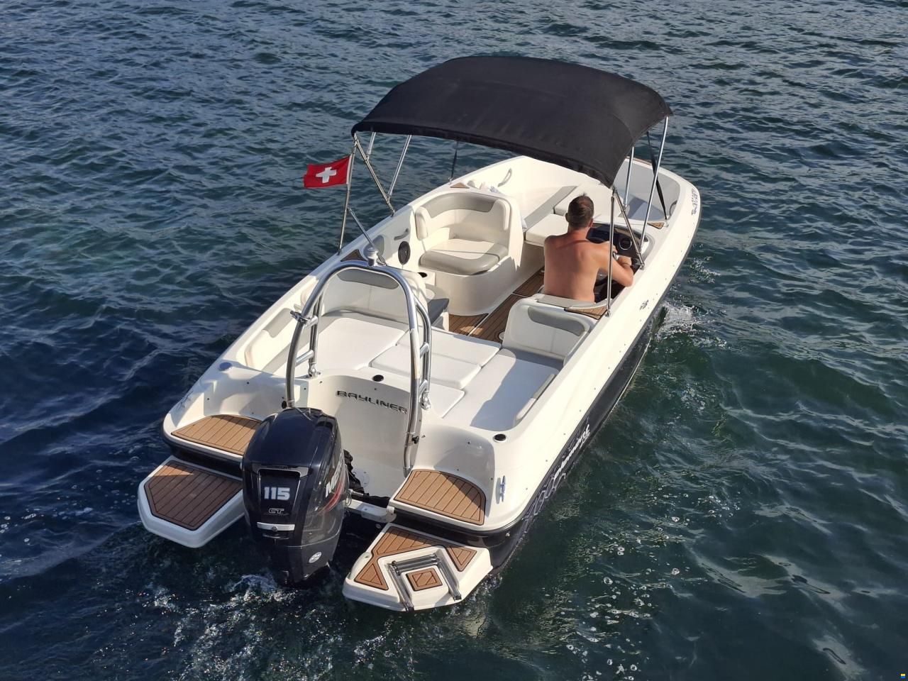 Bayliner Element XL / E6