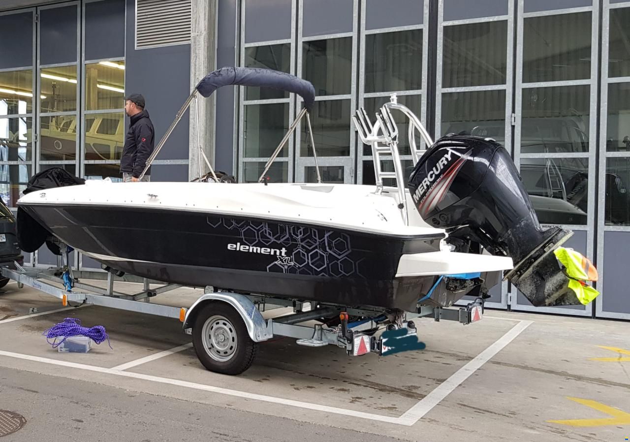 Bayliner Element XL / E6