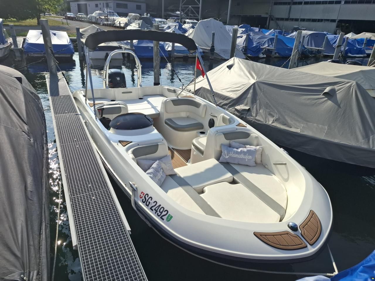 Bayliner Element XL / E6