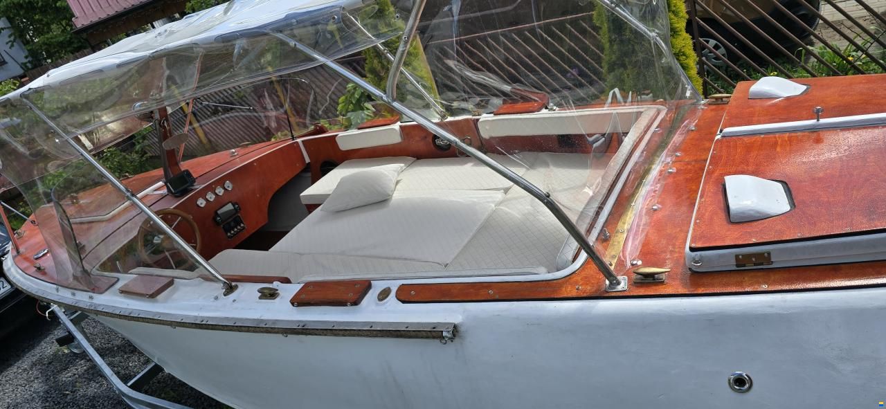 Classic Vintage Style Custom Motorboat