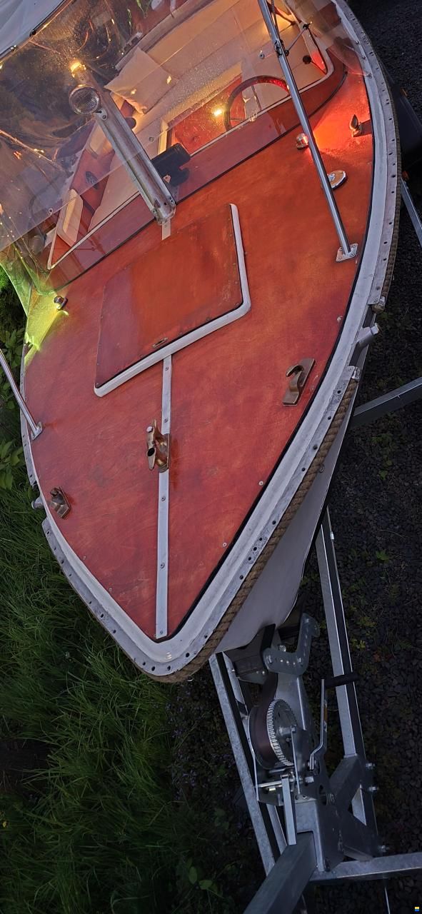 Classic Vintage Style Custom Motorboat