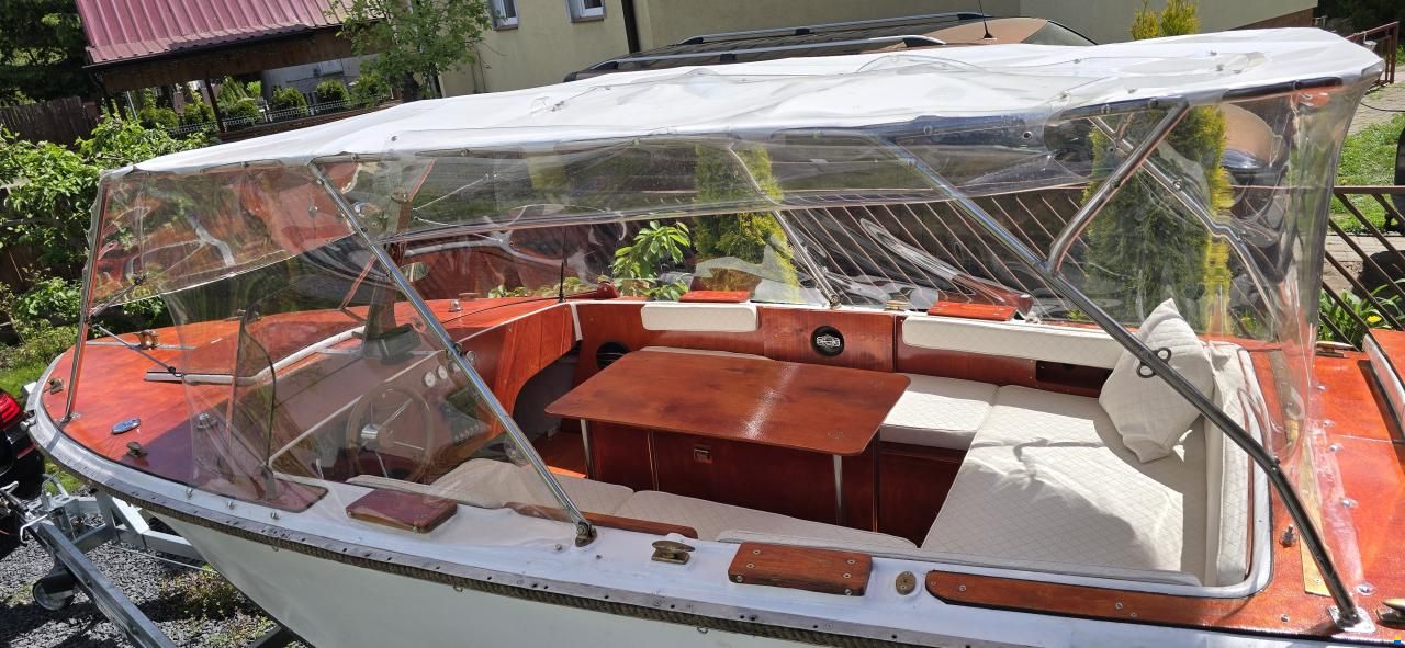 Classic Vintage Style Custom Motorboat