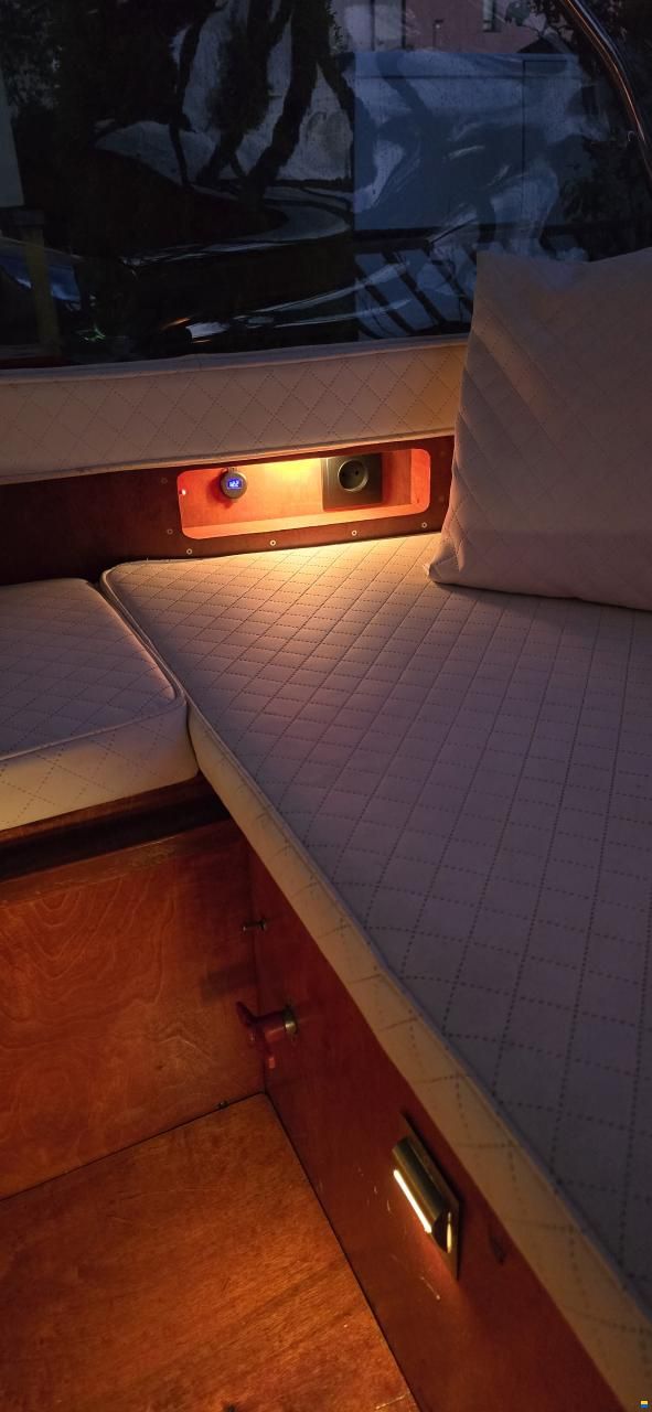 Classic Vintage Style Custom Motorboat