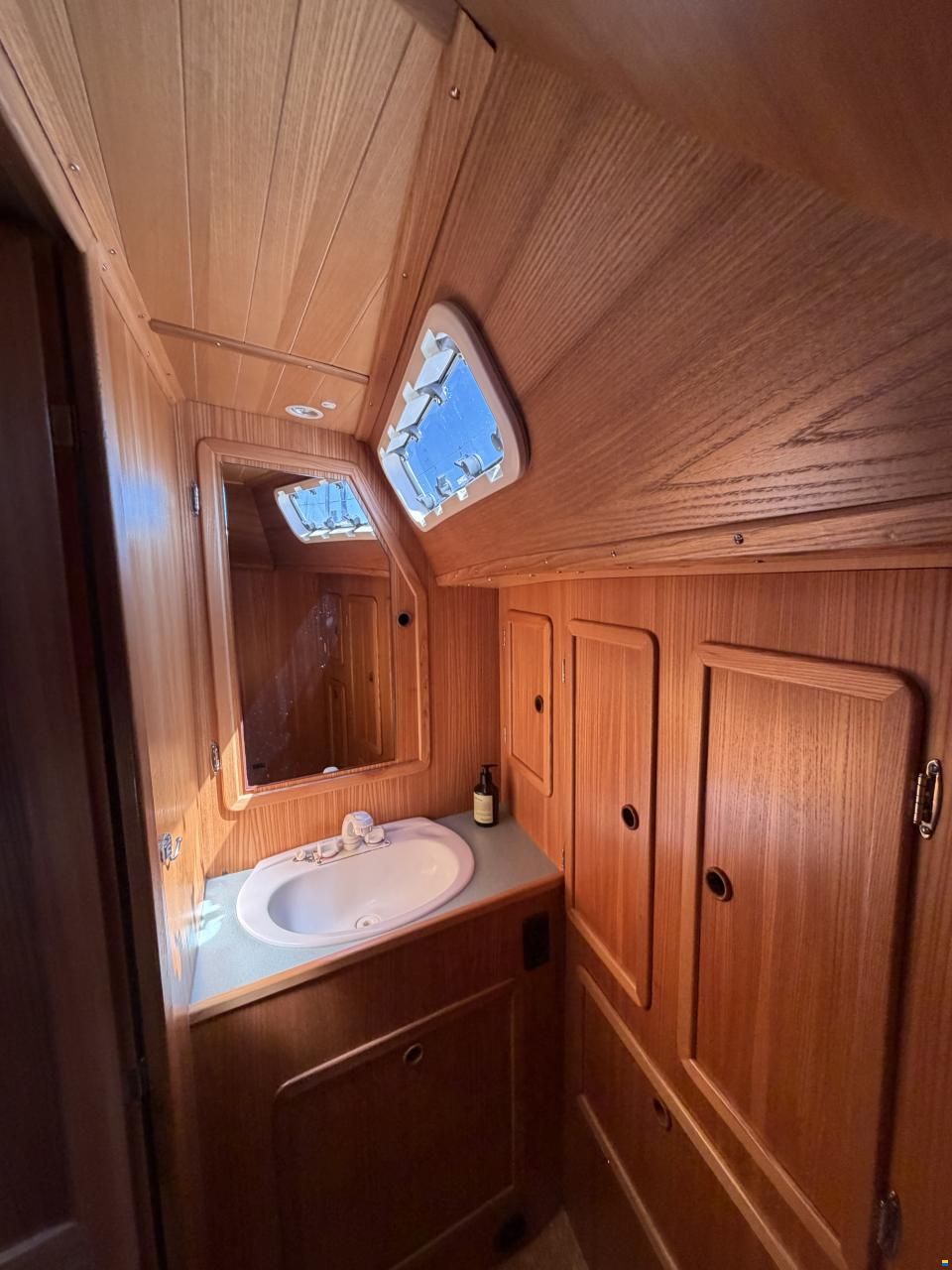 Asante 1100 Hubkiel