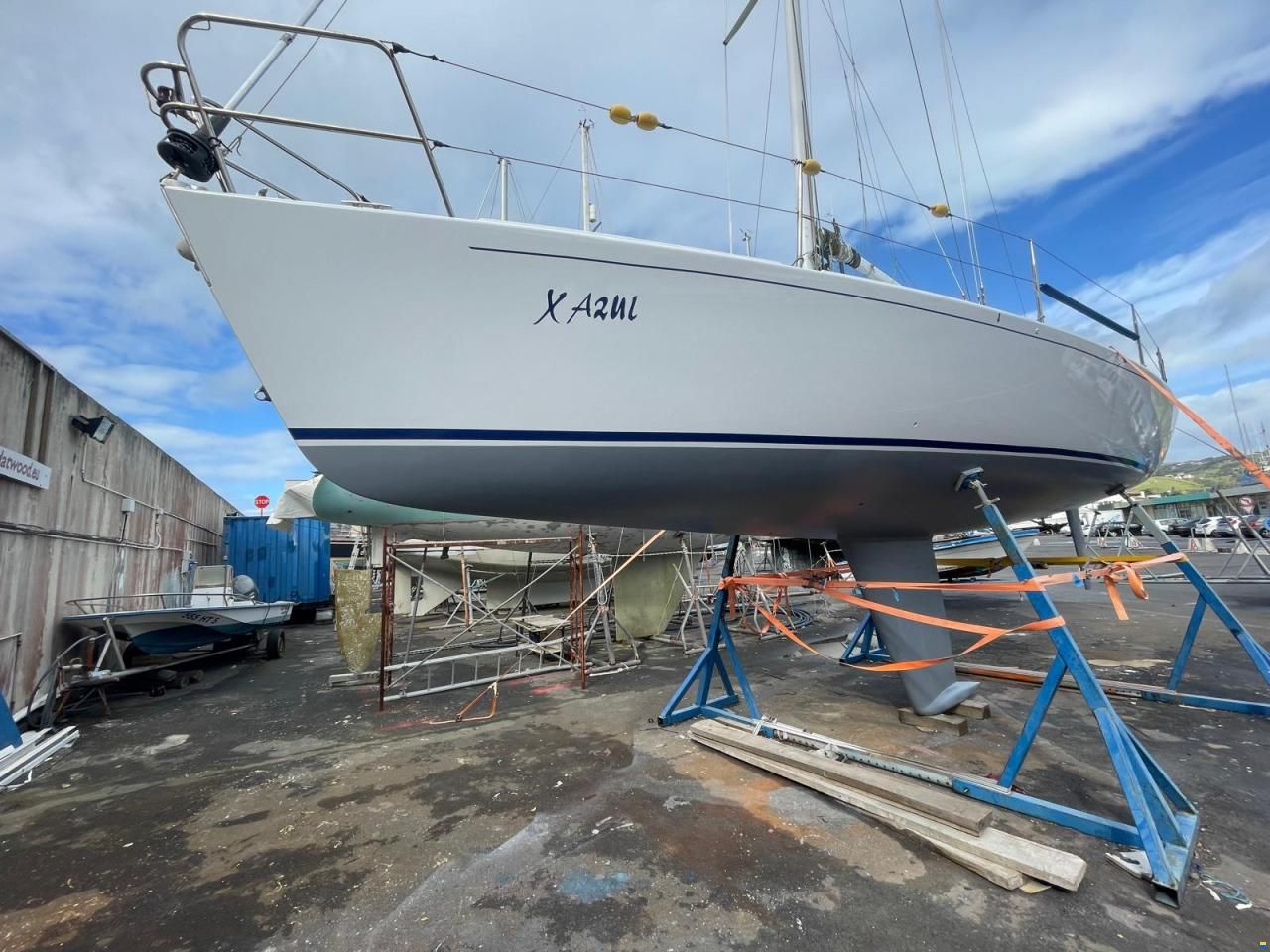 J Boats 105
