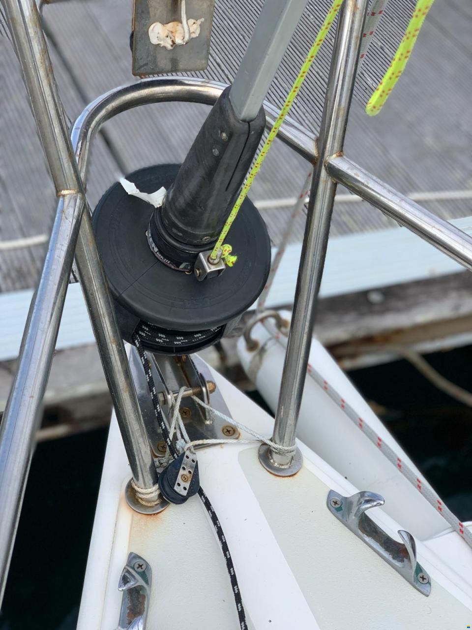 J Boats 105