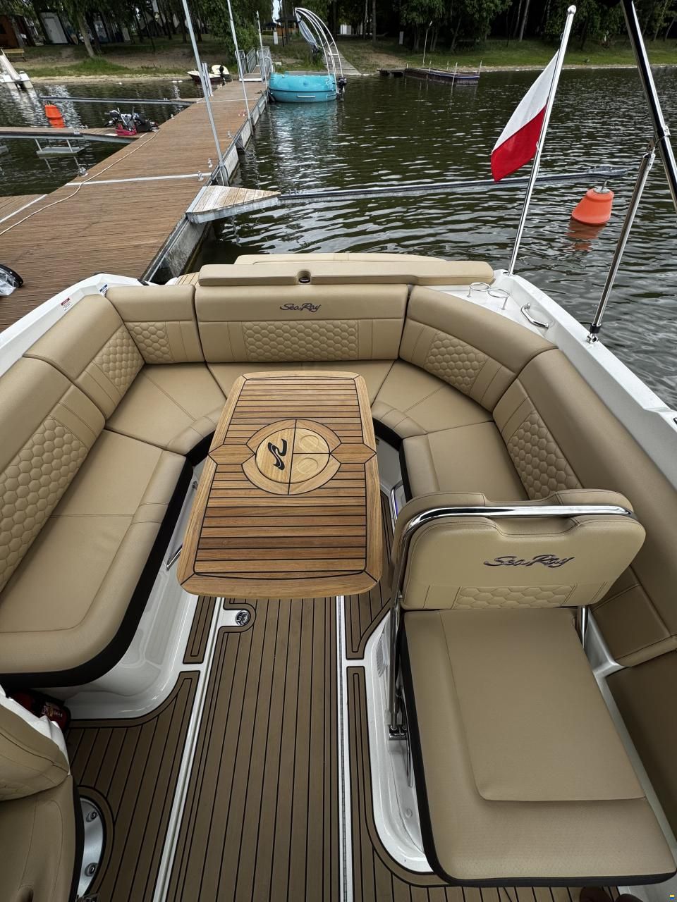 Sea Ray Sun Sport 250 SSE25E
