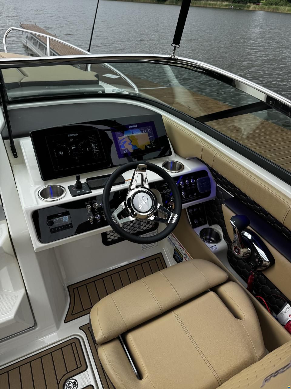 Sea Ray Sun Sport 250 SSE25E